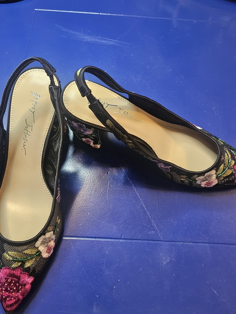 Betsey Johnson Black Floral Embroidered Slingback Pumps - Picture 3 of 6